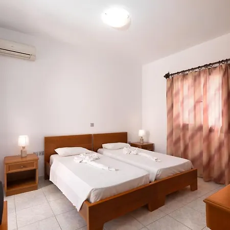 Konukevi Village 3*